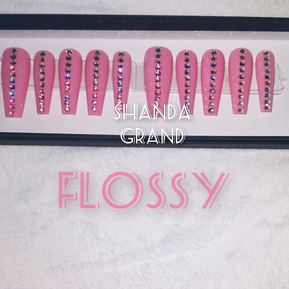 Lux Press-On Nail Set (Coffin Shape)